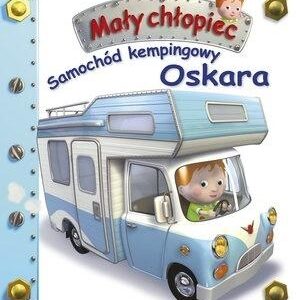 Mały chłopiec. Samochód kempingowy Oskara w.2019