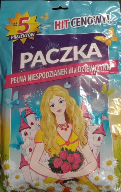 Paczka pełna niespodzianek dla dziewczynki